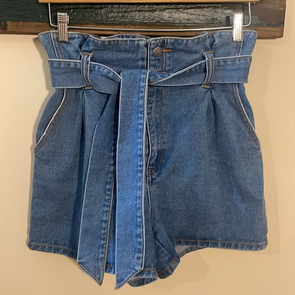 LOLË Talei Denim Stone Wash Paper Bag Waist Jean Shorts Size Medium - Picture 4 of 16